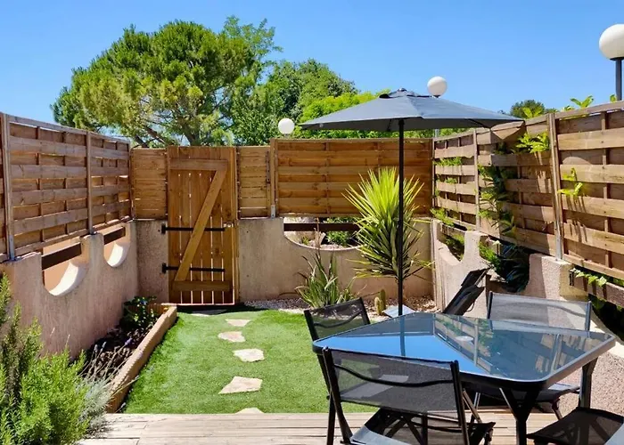 Rez De Jardin Climatise, Cosy, Avec Parking A Sanary - Les Amirantes